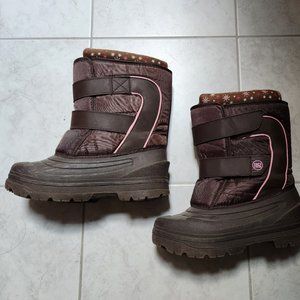 Rugged Outback kids brown snow boots snowflake Size 4
